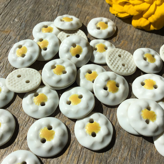 Chamomile Flower Porcelain Button 5/8"