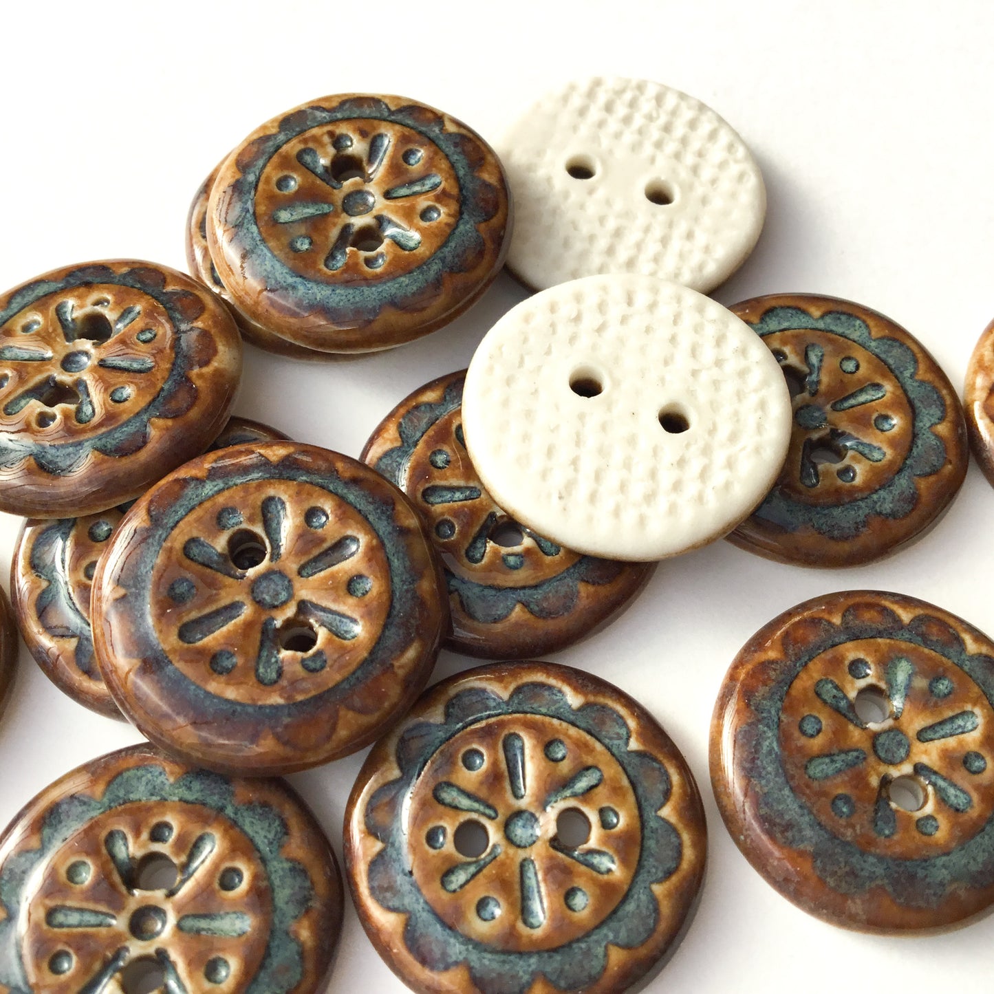 Scalloped Flowers Porcelain Button  ‘Blue Patina’  11/16"