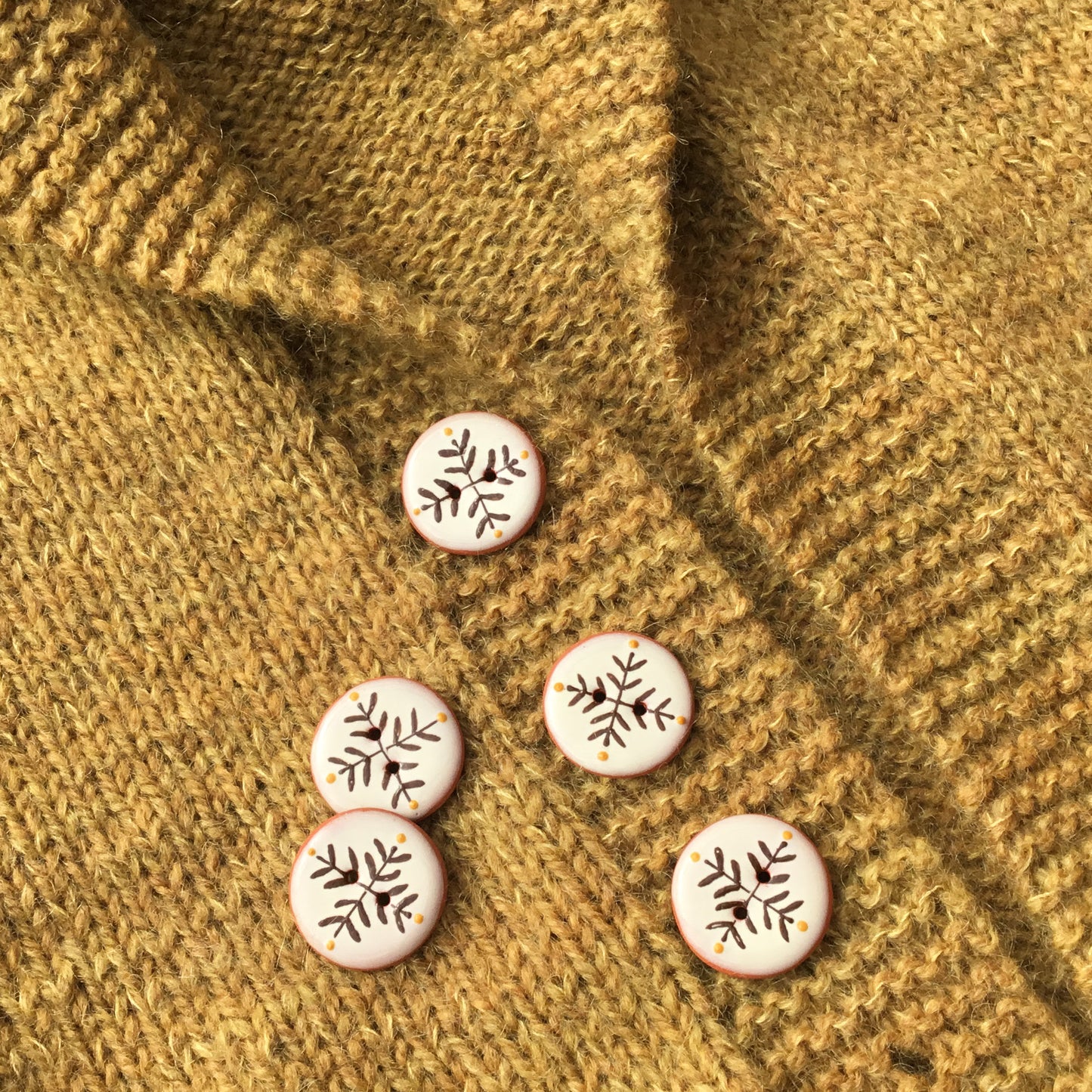 Woodsy ‘Bud & Vine’ Ceramic Button  1-1/16"